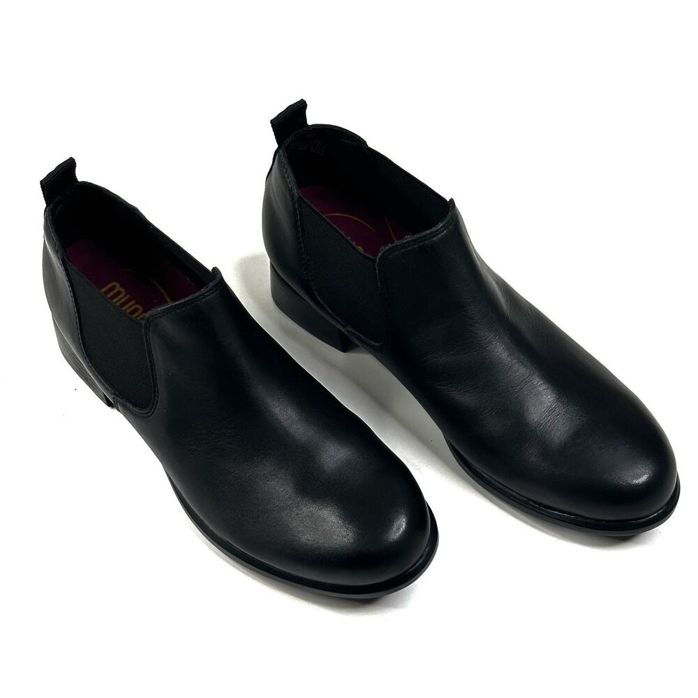 Munro Bedford Black Leather Shoe Bootie Block Heel Womens Size 6.5M New $230